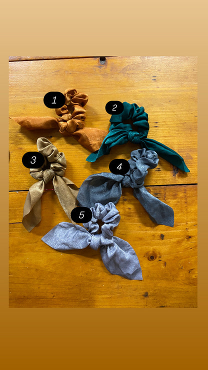 Scrunchie con fiocco personalizzabile