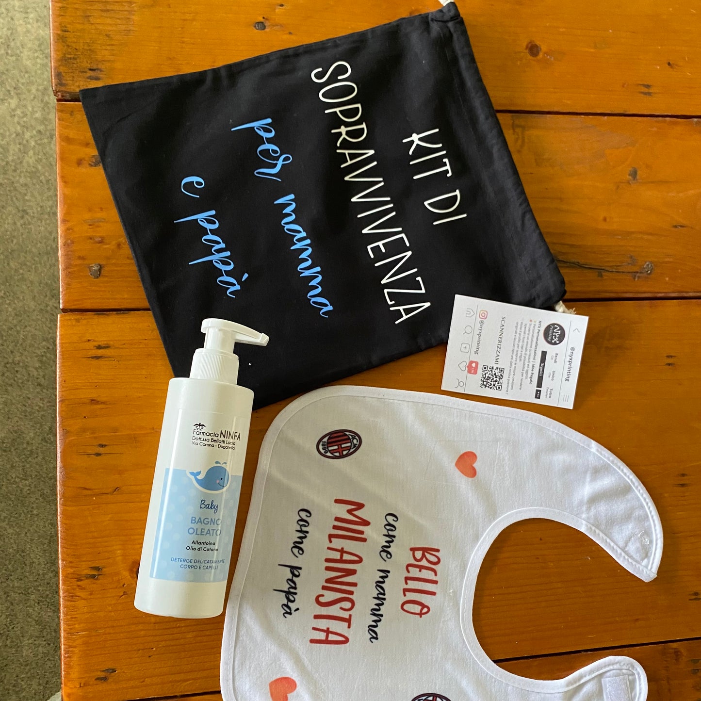 Kit neonato sacca bavaglino e detergente