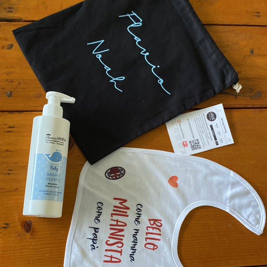 Kit neonato sacca bavaglino e detergente