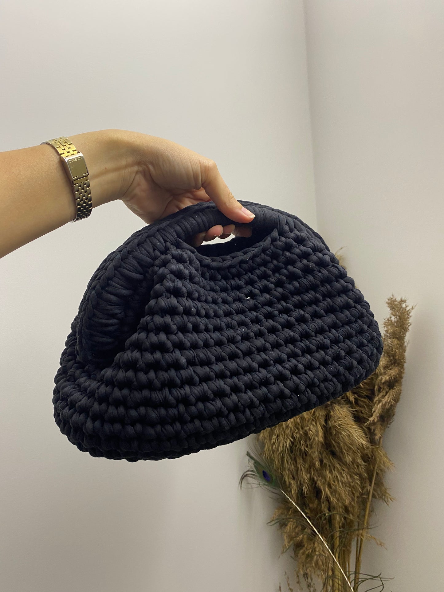 Borsa Pochette grande nera con manico tondo in cotone fatta a mano